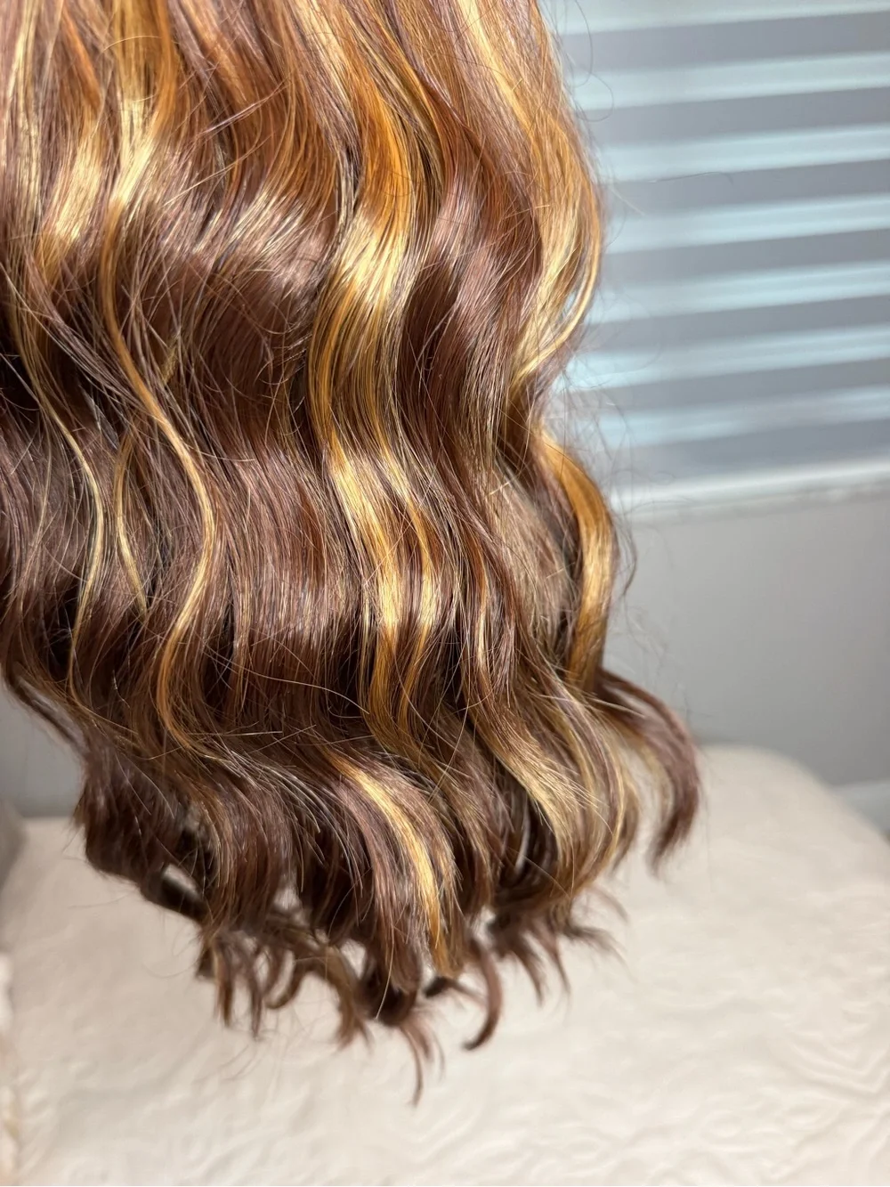 14” Lace Front Wavy Wig – Brown Mix Blonde – Brand New